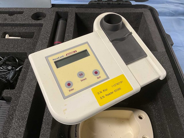 Isolux nycocard reader ii - afbeelding 1 van  6