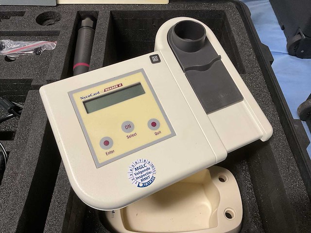 Isolux nycocard reader ii - afbeelding 1 van  6