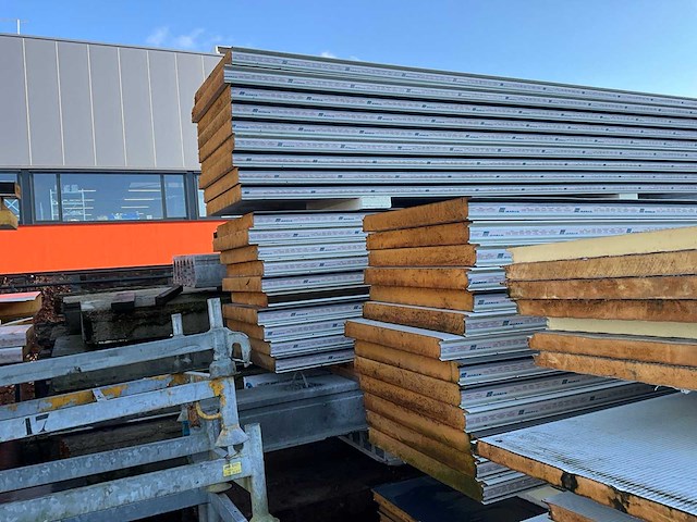 Isopan sandwichpanelen (32x) - afbeelding 2 van  4