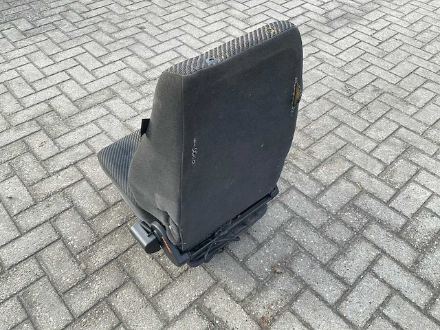 Isri trekker stoel elektrisch bedienbaar - afbeelding 3 van  7