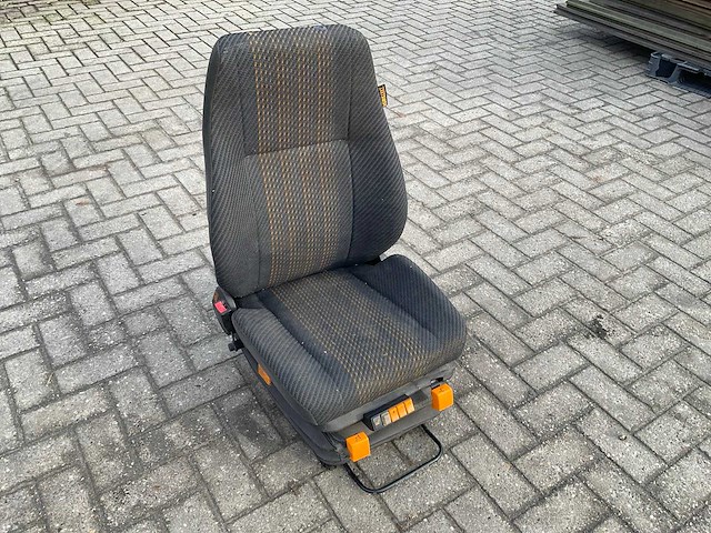 Isri trekker stoel elektrisch bedienbaar - afbeelding 1 van  7