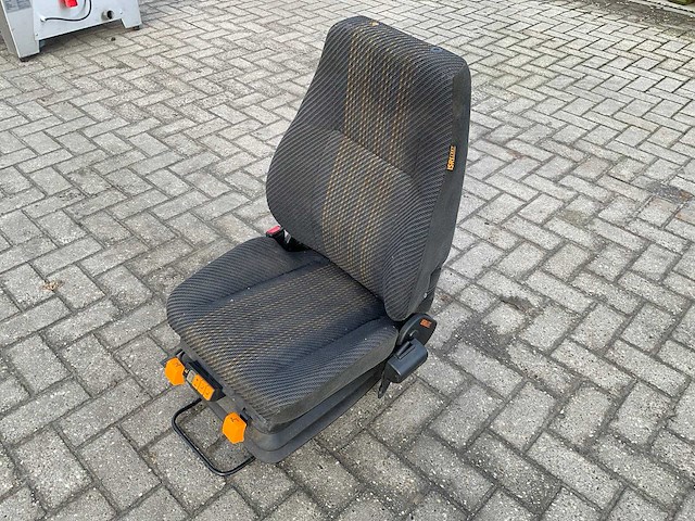 Isri trekker stoel elektrisch bedienbaar - afbeelding 2 van  7