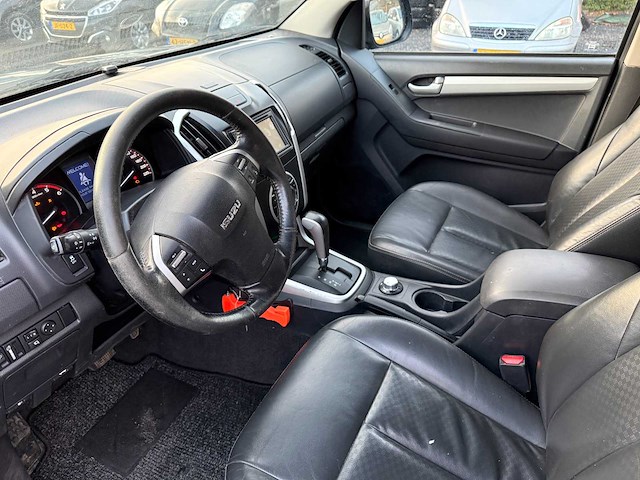 Isuzu d-max 2.5 extended cab ls bedrijfswagen - afbeelding 9 van  11