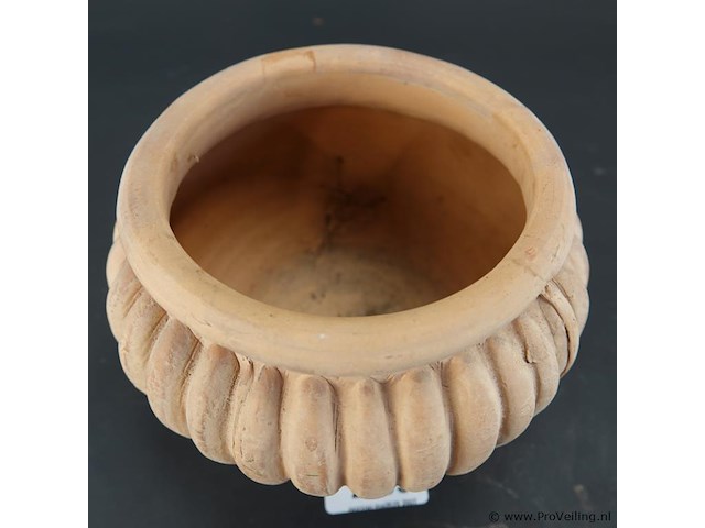 Italiaans terracotta cache-pot decorato - afbeelding 3 van  5