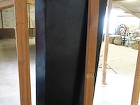 Italiaanse spiegel van halverwege de 20ste eeuw. met geschulpte omlijsting. reeds fraaie verwering . - afbeelding 2 van  12