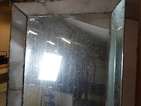 Italiaanse spiegel van halverwege de 20ste eeuw. met geschulpte omlijsting. reeds fraaie verwering . - afbeelding 7 van  12