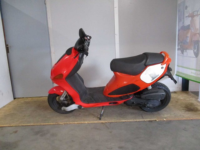 Italjet formula race dubbel disk - bromscooter - 2 takt - scooter - afbeelding 1 van  11