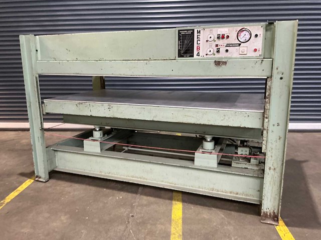 Italpresse - mec b 4 - fineerpers - afbeelding 1 van  13