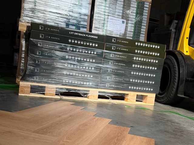 It’s nordic 290m2 plak pvc vloer visgraat - afbeelding 6 van  6