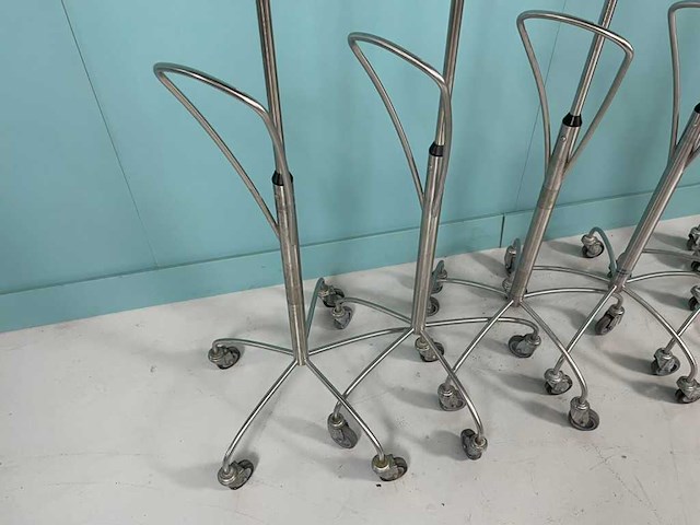 Iv-pool (7x) - afbeelding 2 van  4