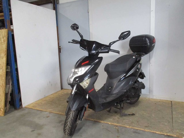Iva - bromscooter - gte sport - scooter - afbeelding 4 van  11