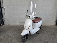 Iva - bromscooter - lux - 4t 45km uitvoering d069jj - afbeelding 3 van  6