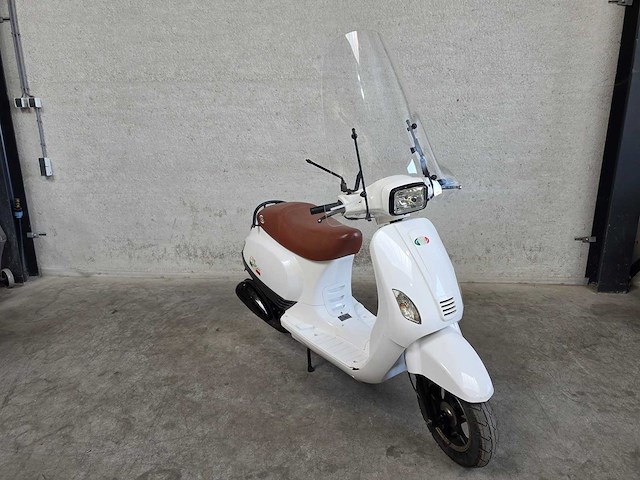 Iva - bromscooter - lux - 4t 45km uitvoering d069jj - afbeelding 4 van  6