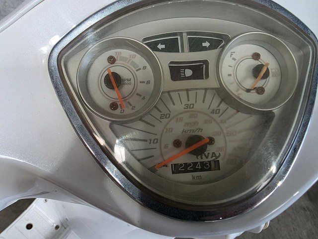 Iva - bromscooter - lux - 4t 45km uitvoering d069jj - afbeelding 6 van  6