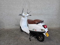 Iva - bromscooter - lux - 4t 45km uitvoering d069jj - afbeelding 6 van  7