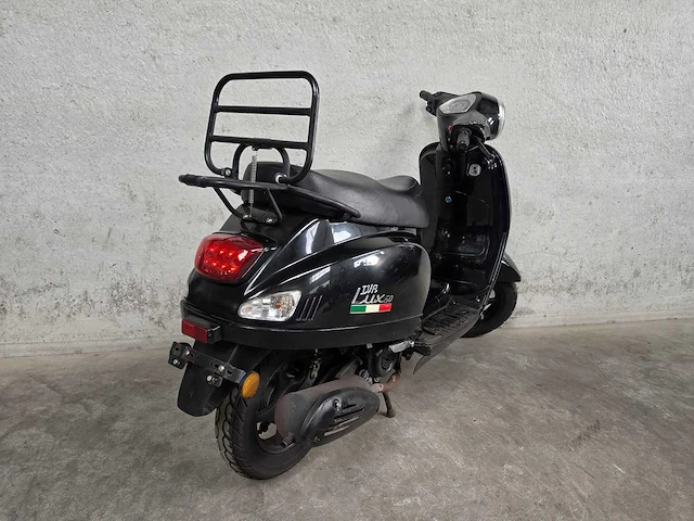 Iva - scooter - lux50 - 4t - afbeelding 5 van  7