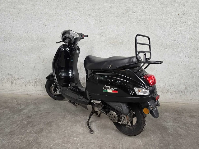 Iva - scooter - lux50 - 4t - afbeelding 6 van  7