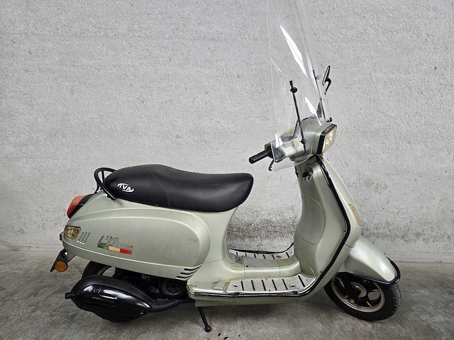 Iva - snorscooter - lux - brommer - afbeelding 2 van  5