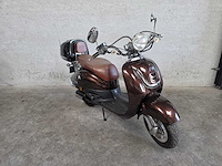 Iva - snorscooter - retro - 4t 25km uitvoering d070lv - afbeelding 1 van  2
