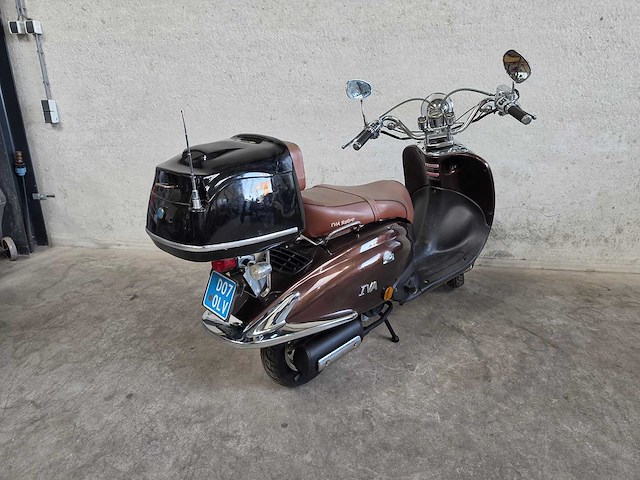 Iva - snorscooter - retro - 4t 25km uitvoering d070lv - afbeelding 2 van  2
