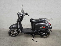 Iva - snorscooter - venti - 4t 25km uitvoering f104zj - afbeelding 1 van  7