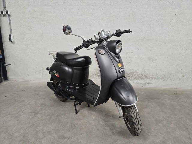 Iva - snorscooter - venti - 4t 25km uitvoering f104zj - afbeelding 4 van  7