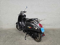 Iva - snorscooter - venti - 4t 25km uitvoering f104zj - afbeelding 2 van  2