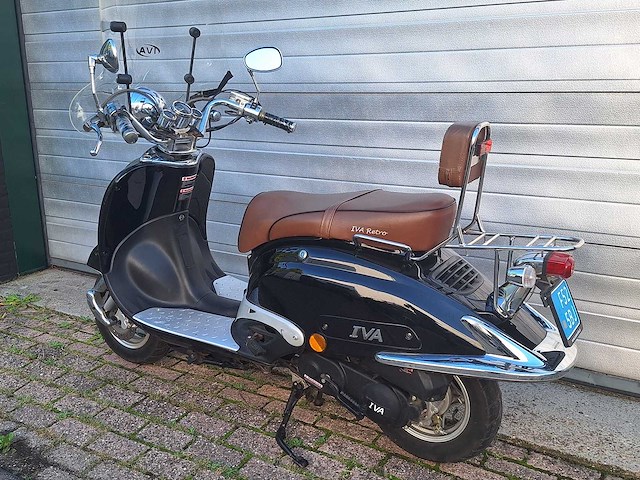 Iva grande retro 25km snorscooter 4-takt - afbeelding 3 van  7
