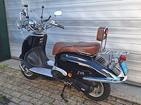 Iva grande retro 25km snorscooter 4-takt - afbeelding 3 van  7