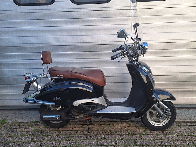 Iva grande retro 25km snorscooter 4-takt - afbeelding 5 van  7