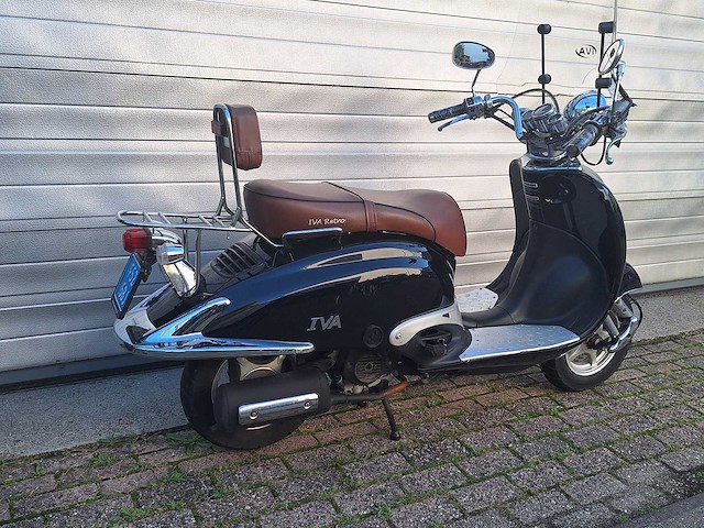 Iva grande retro 25km snorscooter 4-takt - afbeelding 7 van  7