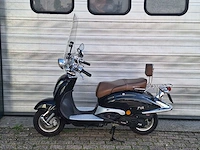 Iva grande retro 25km snorscooter 4-takt - afbeelding 1 van  7