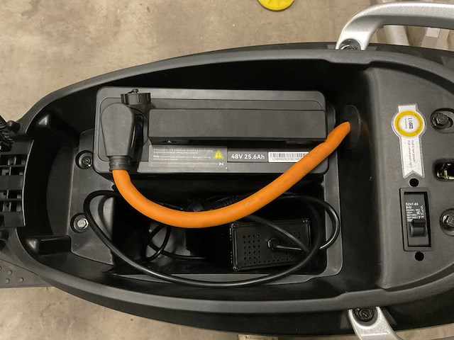 Iva s4 elektrische snorscooter - afbeelding 5 van  7