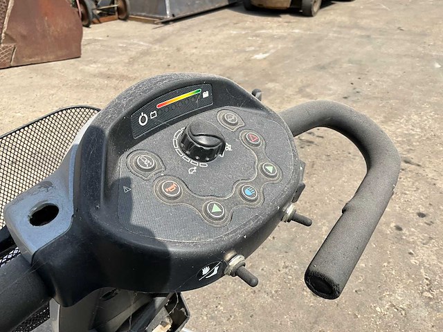 Ivacare orion scoot mobiel - afbeelding 6 van  9