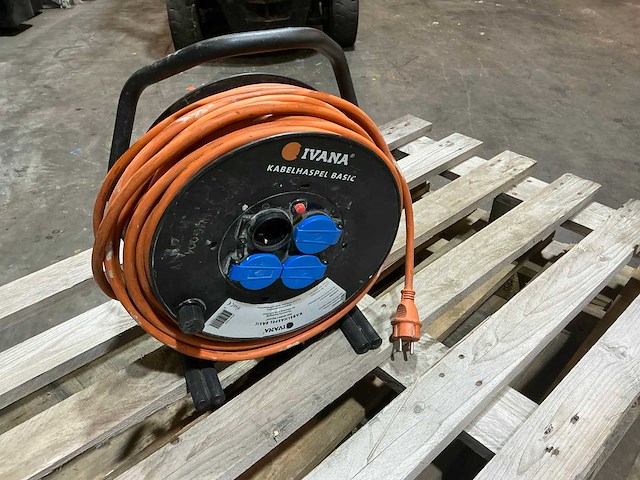 Ivana 40 meter verlengkabelhaspels en -snoer - afbeelding 1 van  6