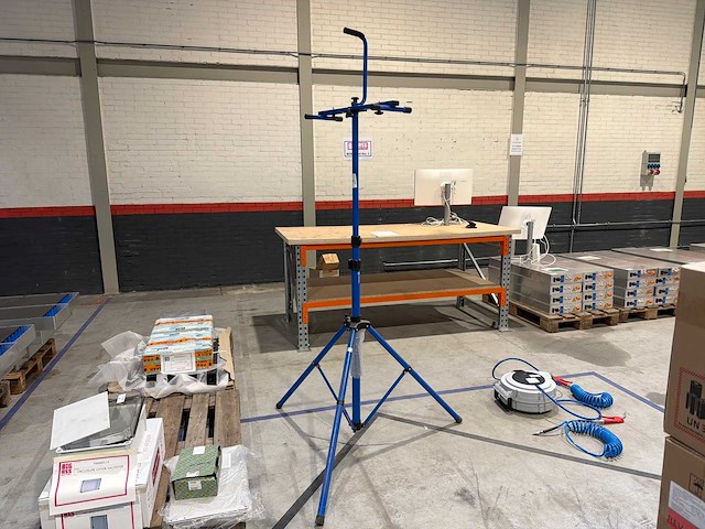 Ivana verstelbaar werkstatief 1,36–3 meter - afbeelding 1 van  5