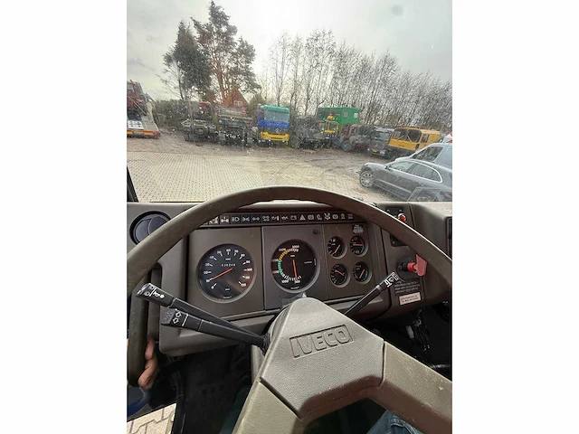 Iveco - 120-23 - vrachtwagen - afbeelding 2 van  26