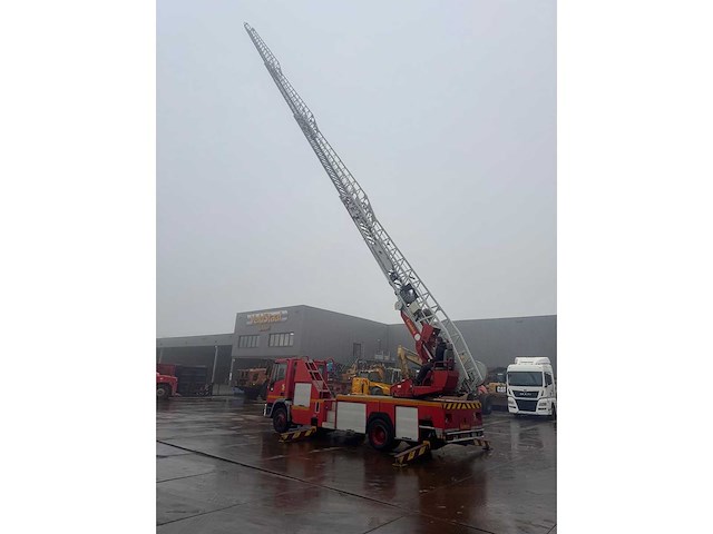 Iveco - 130e23 4x2 firetruck - truck - 1997 - afbeelding 8 van  8