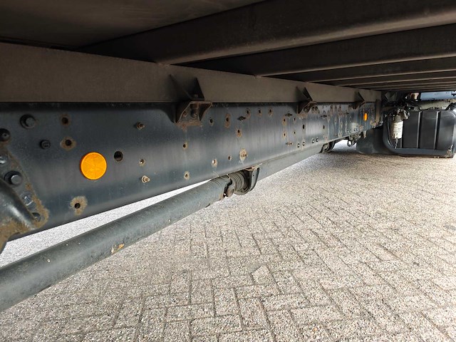 Iveco - 2012 - eurocargo - vrachtwagen - afbeelding 29 van  35