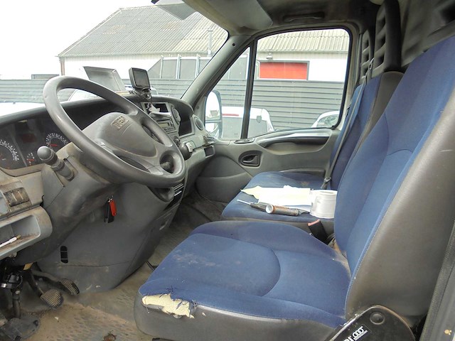 Iveco - 29 l 12v 330 h2 - 02-vzj-1 - afbeelding 15 van  16