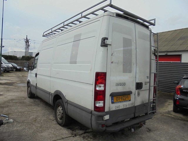 Iveco - 29 l 12v 330 h2 - 02-vzj-1 - afbeelding 11 van  16