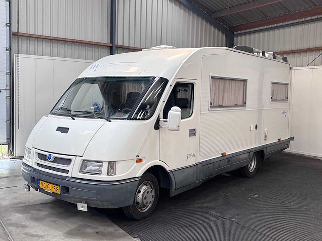 Iveco - 35-12 - - campervan - afbeelding 1 van  36