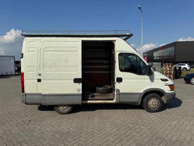 Iveco - bedrijfswagen - afbeelding 25 van  29