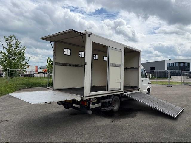Iveco - daily - 35.10 td paardenwagen - paardenvervoer - afbeelding 14 van  44
