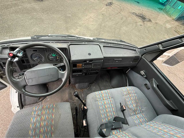 Iveco - daily - 35.10 td paardenwagen - paardenvervoer - afbeelding 19 van  44