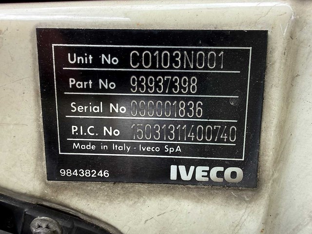 Iveco - daily - 35.10 td paardenwagen - paardenvervoer - afbeelding 30 van  44