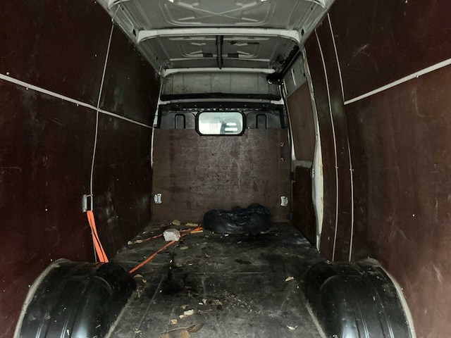 Iveco - daily - 35c11v 395 h2 - bedrijfswagen (65-vr-nd) - afbeelding 22 van  24