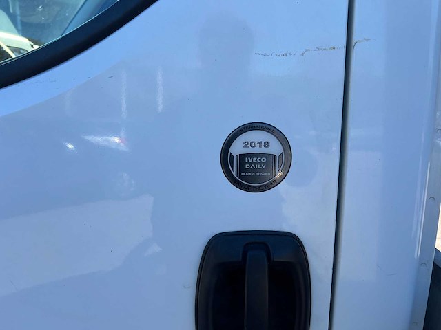 Iveco - daily - 35c16 2.3 375 - bedrijfswagen - afbeelding 2 van  18