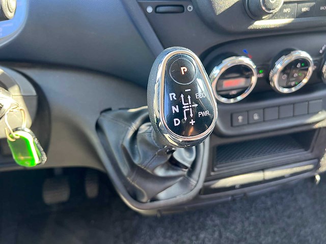 Iveco - daily - 35c16d 2.3 375 - iveco - afbeelding 10 van  22