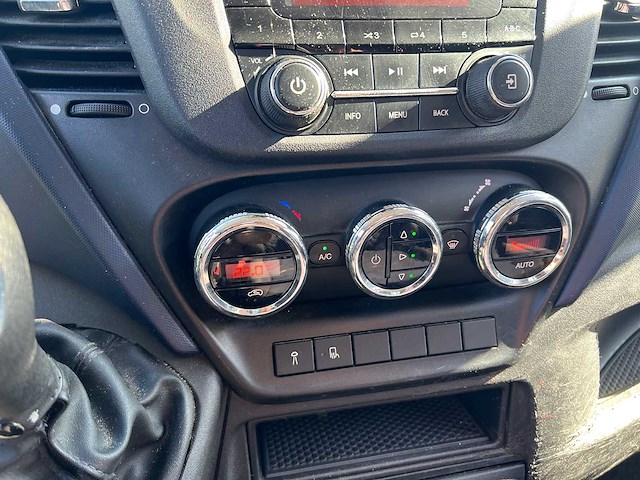 Iveco - daily - 35c16d 2.3 375 - iveco - afbeelding 2 van  4